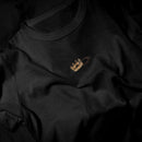 Camiseta Cristã – Ele Levou Sobre Si Nossas Dores